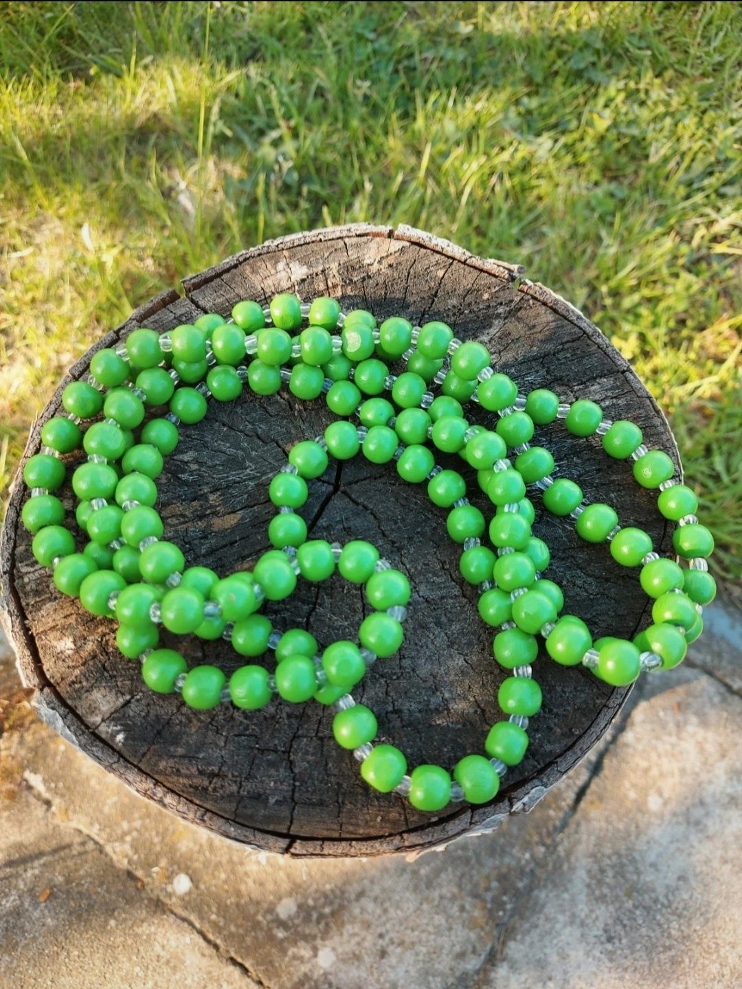 Długie drewniane zielone korale biżuteria naszyjnik
