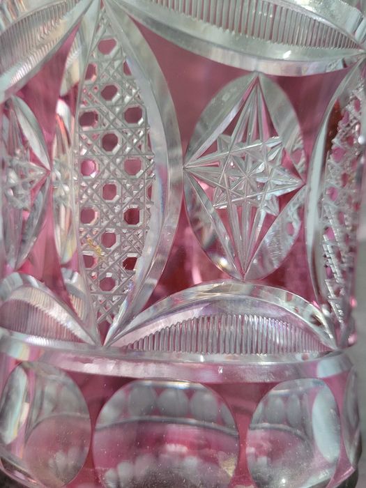 vaso de cristal vermelho