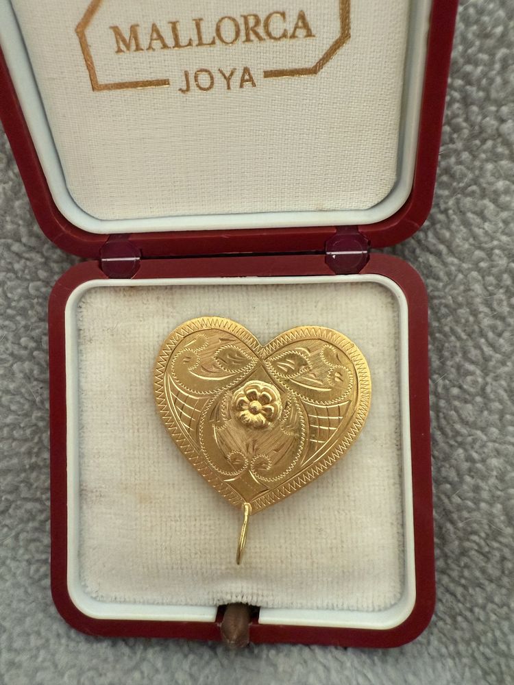 Medalha coração invertido em ouro (19,2k)