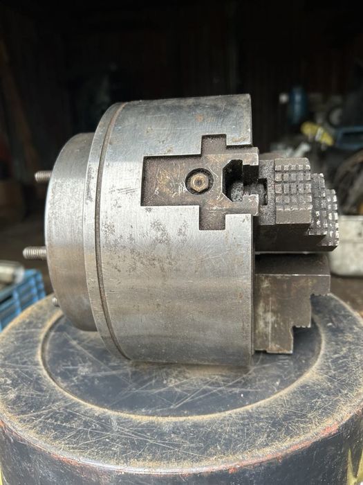 Uchwyt tokarski Fi 200