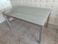 Mesa com tampo de vidro 1,40m X 0,80m (Mobliberica)