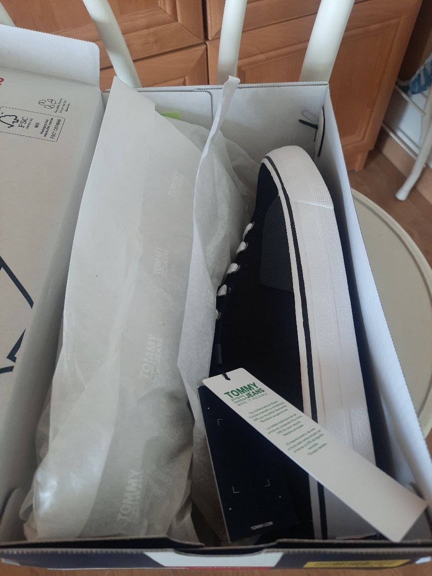 Nowe buty męskie Tommy Jeans rozmiar 45