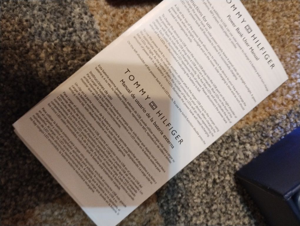 Ładowarka solarna Tommy Hilfiger power bank