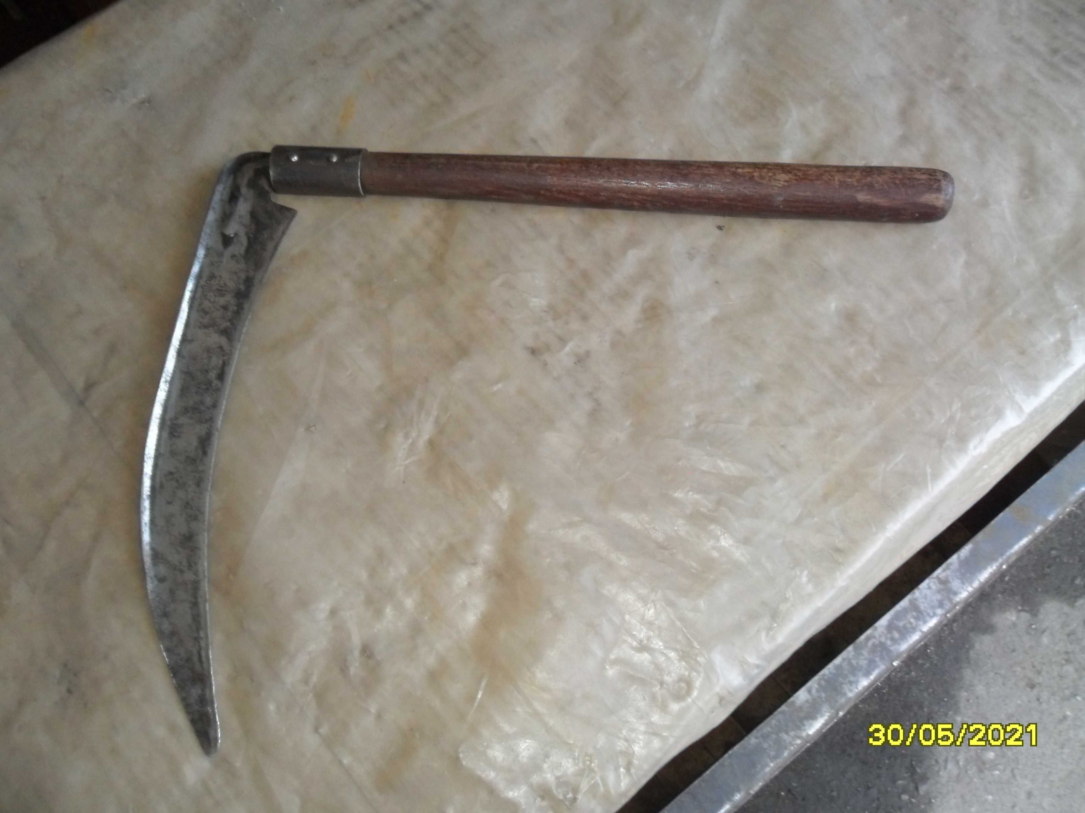 Титановые вилы и союзовские сапки лопаты и др инструмент бу.
