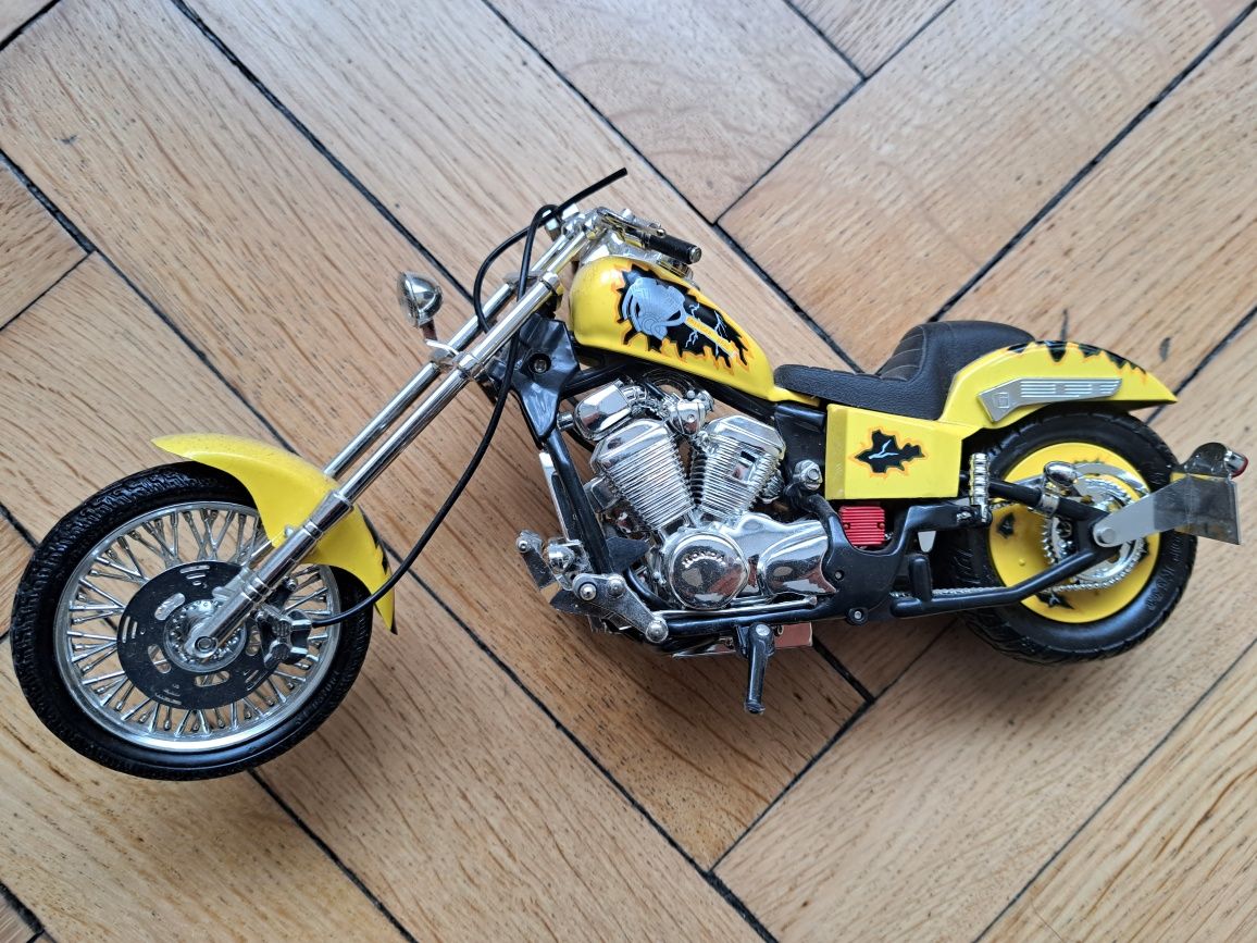 Honda VT 1300CX Fury Cruiser  motocykl motor model zabawka