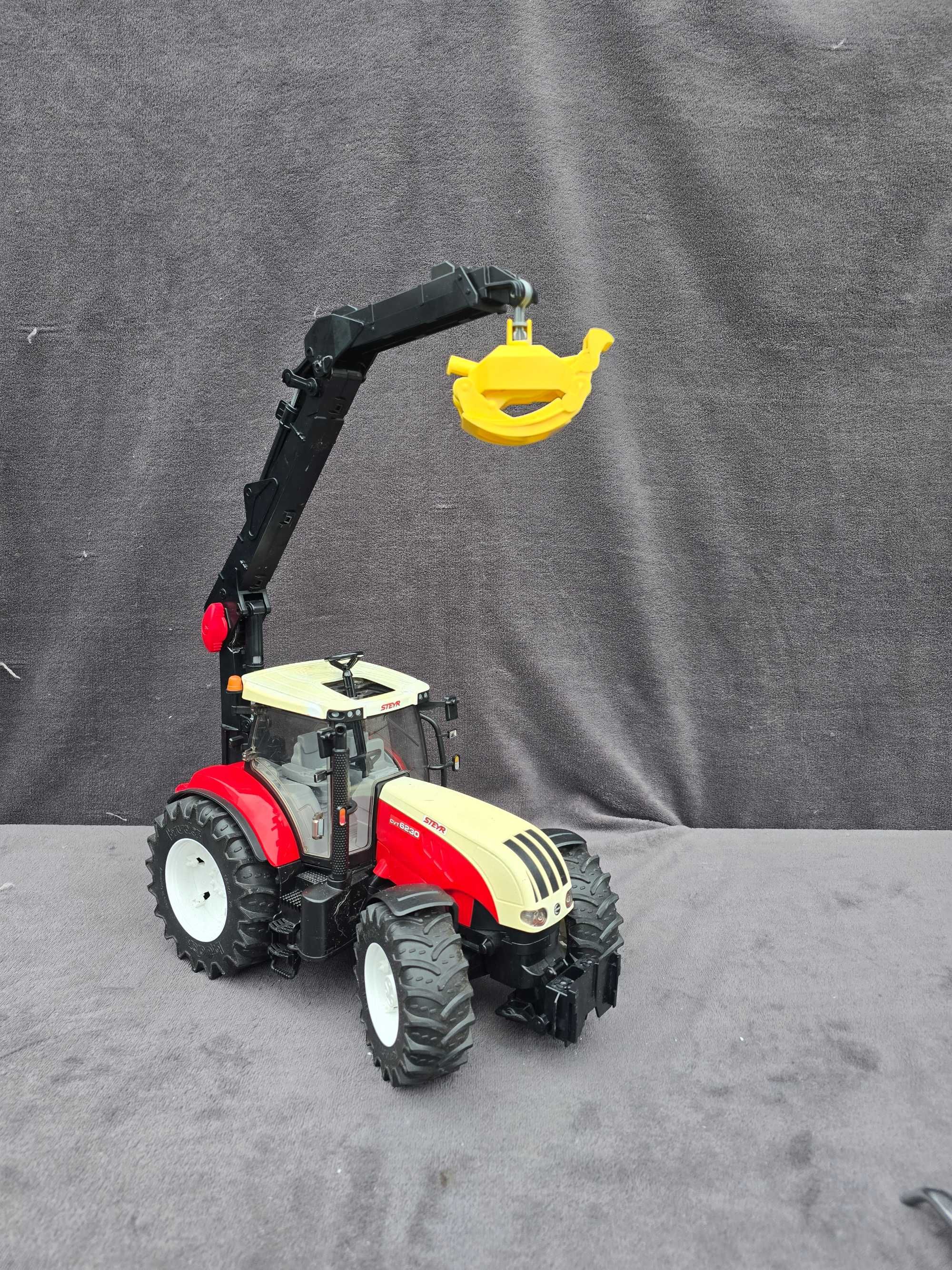 Bruder 03181 traktor Steyr 6320 Leśny