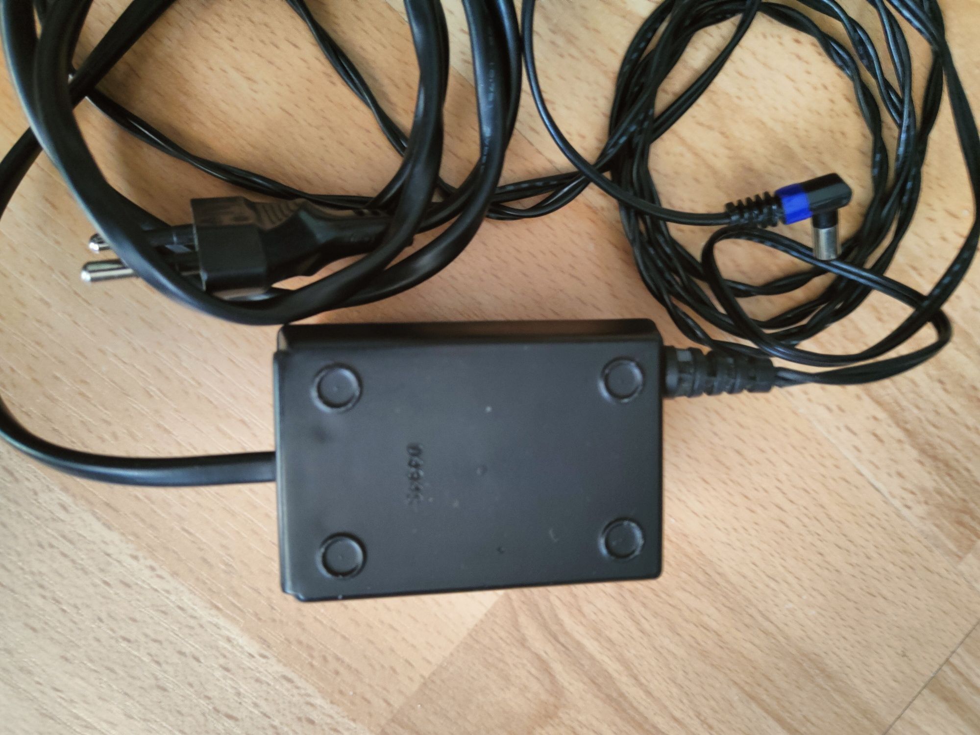 Zasilacz Shure model PS20E
