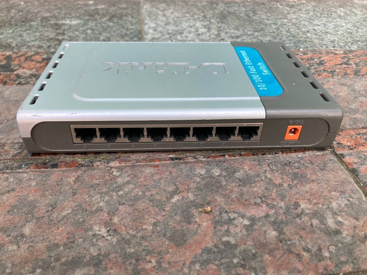 Продаю мережевий комутатор D-Link DES-1008D 8 портів 10/100 Мбіт/с