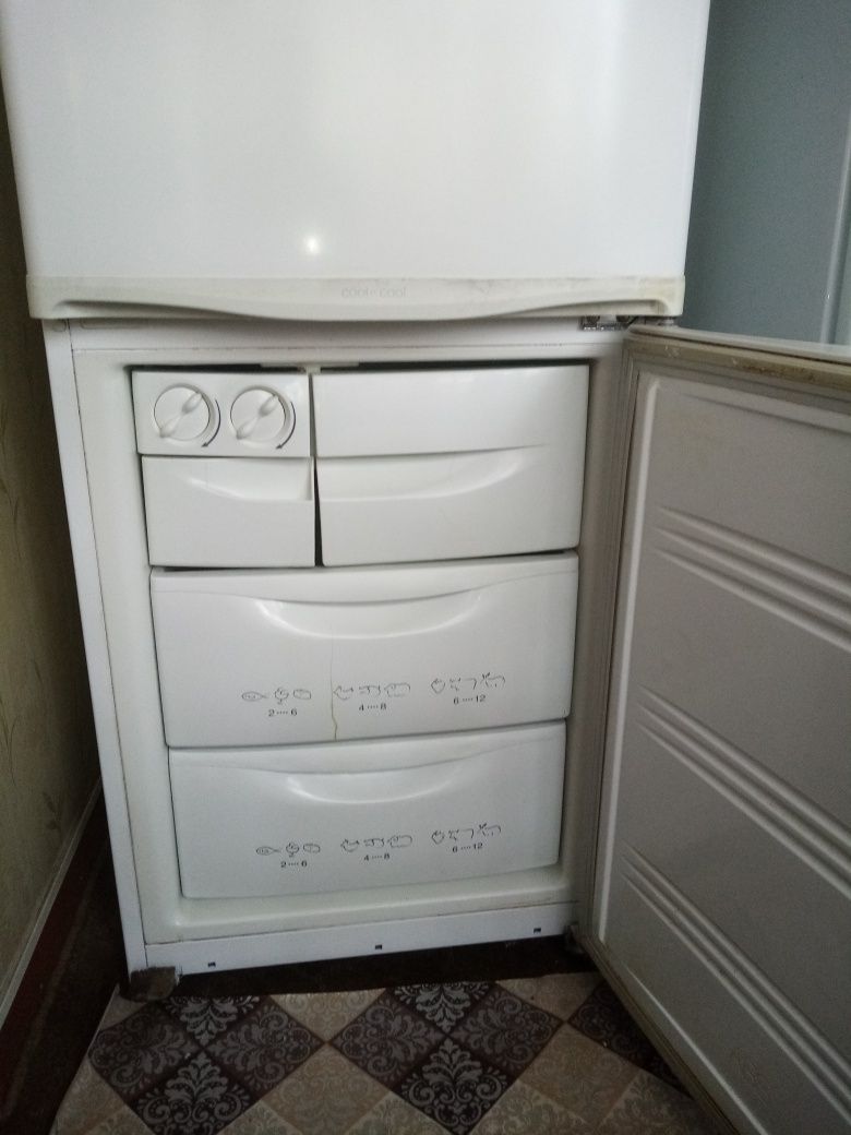 Холодильник SAMSUNG сухая заморозка