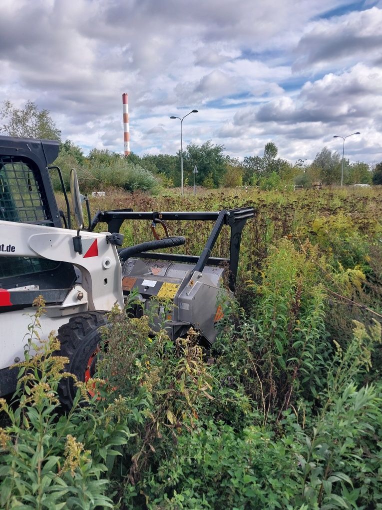 Mulczer leśny mulczowanie terenu karczowanie BOBCAT Warszawa I okolice