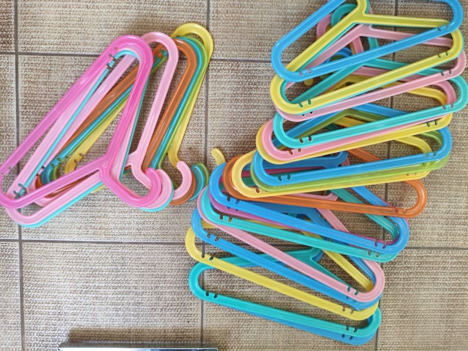 Wieszak Ikea do szafy dziecięcej wieszaki