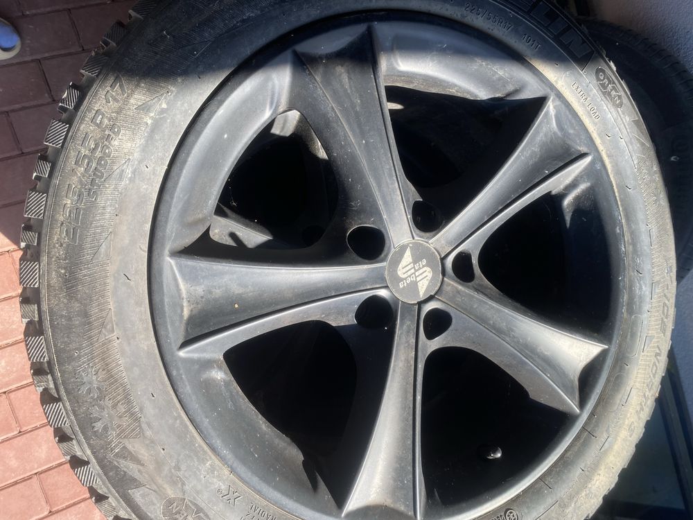 Opony z felgami zimowe 225/55 R17 Audi A4B9