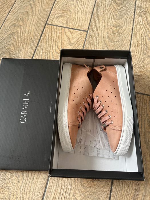 Продам нове шкіряне взуття 35 р.