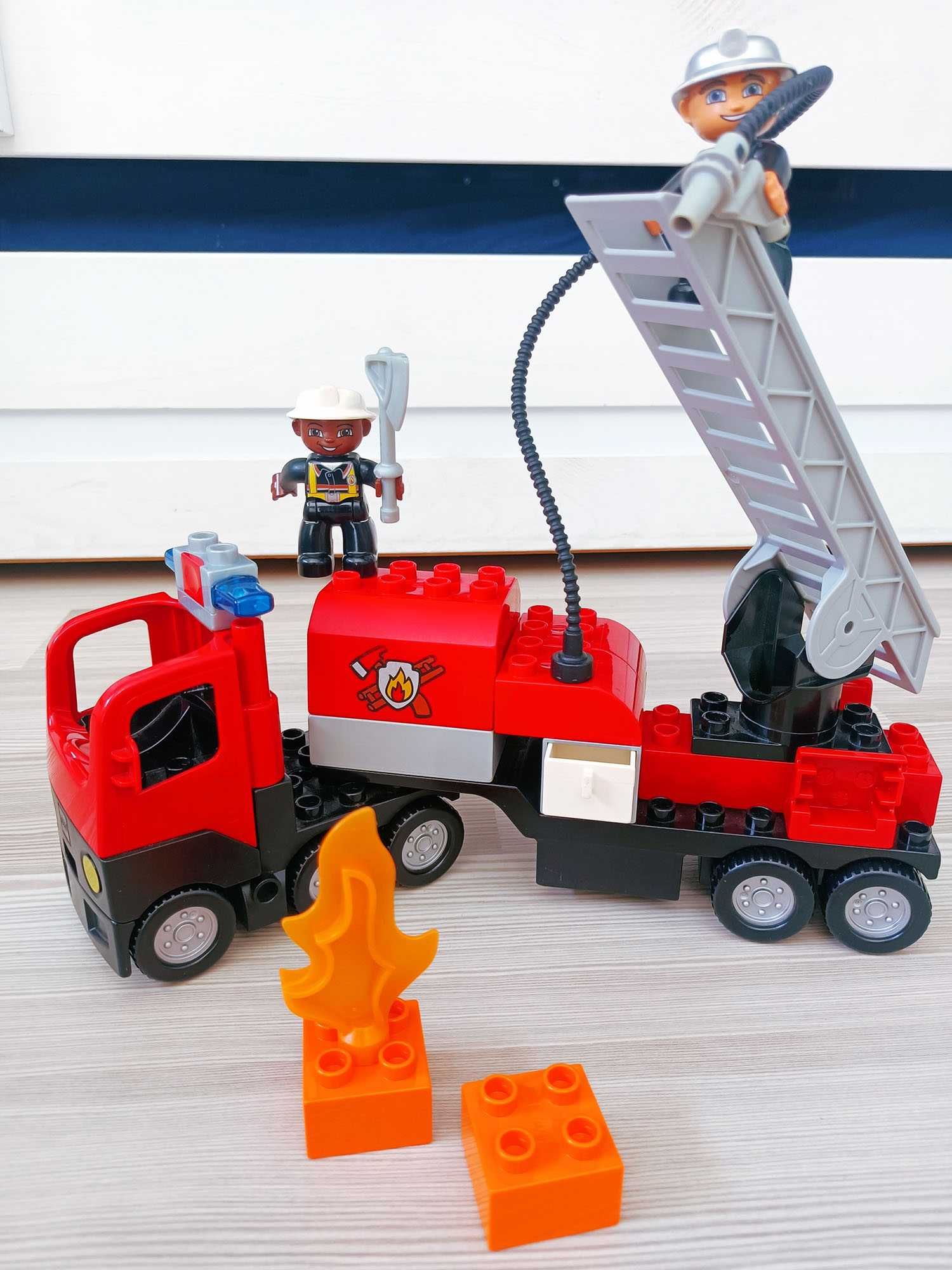 LEGO DUPLO Wóz Strażacki - Straż Pożarna 4977