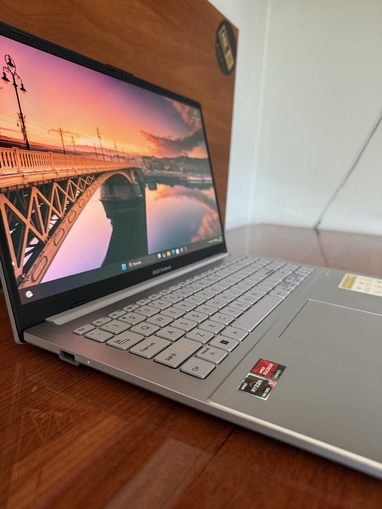 Laptop Asus Vivobook Go 15.6" ekran OLED