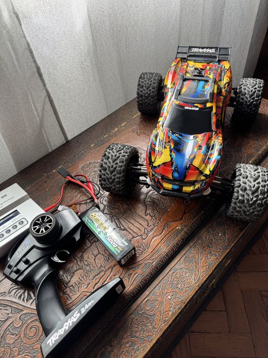 RC traxxas RUSTLER 4x4