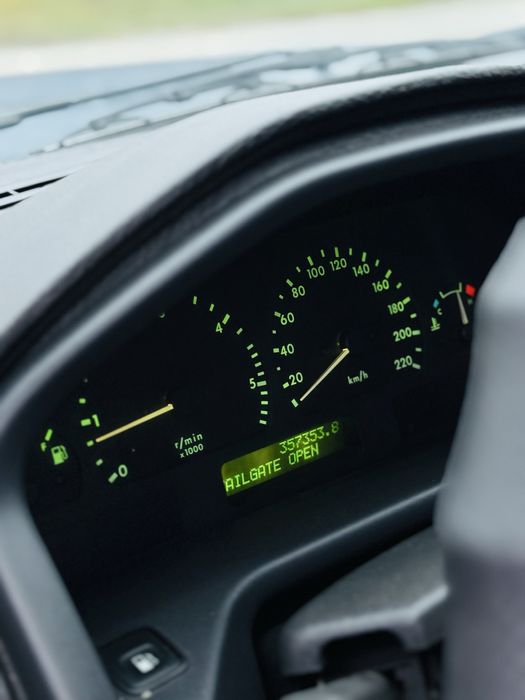 Продам Range Rover 2,5TDI в хорошем состояний технически идеал