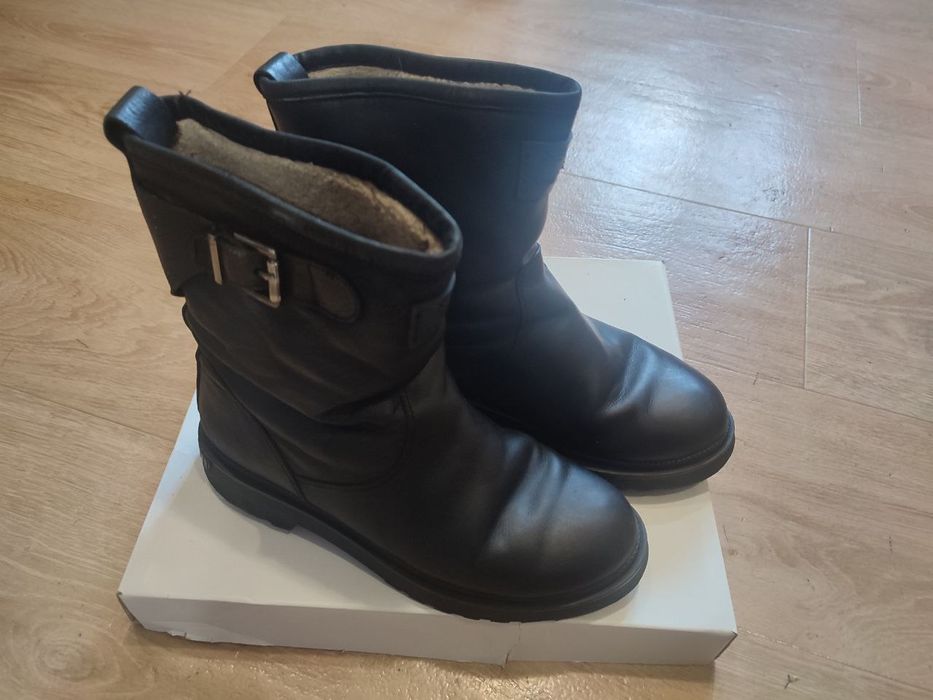 Зимові шкіряні чоботи жіночі 38р
