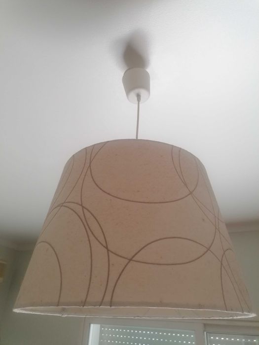 Tapetes, candeeiro e varões