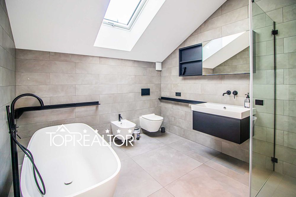 Продам 2-поверховий котедж у селищі Лісове. Лісопарк