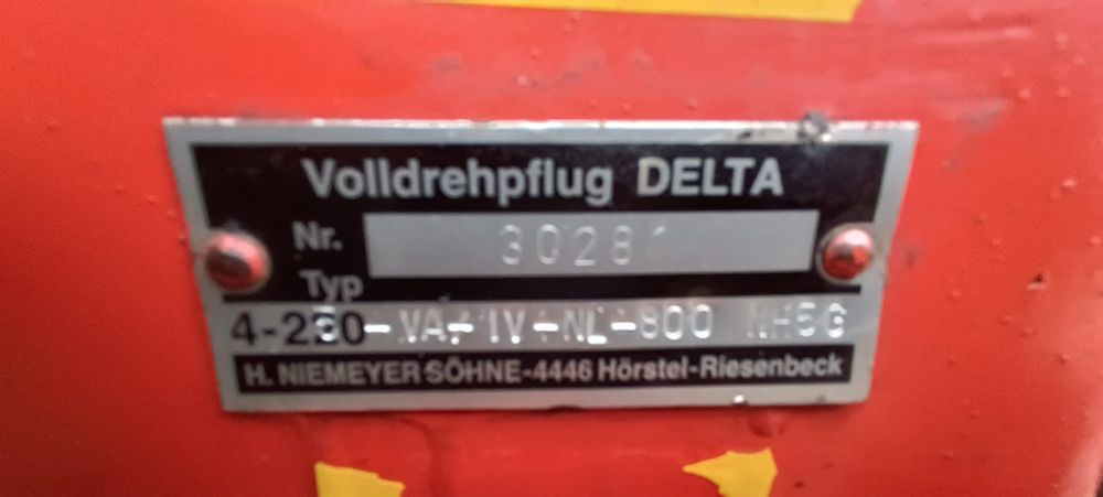 Pług obrotowy Niemeyer delta 4 skibowy