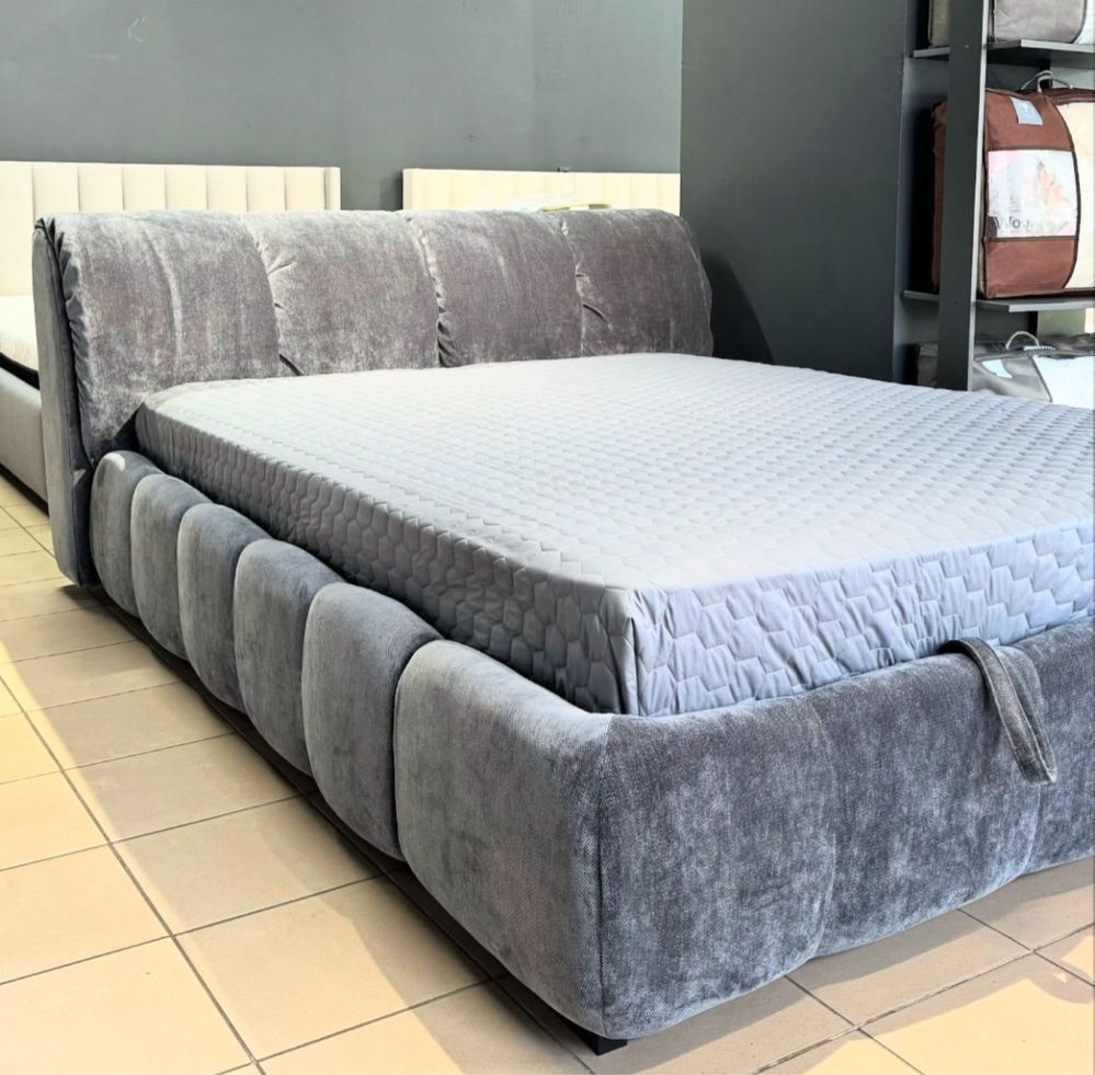 Кровать 160х200 с подьемным механизмом, ящиками, на ножках