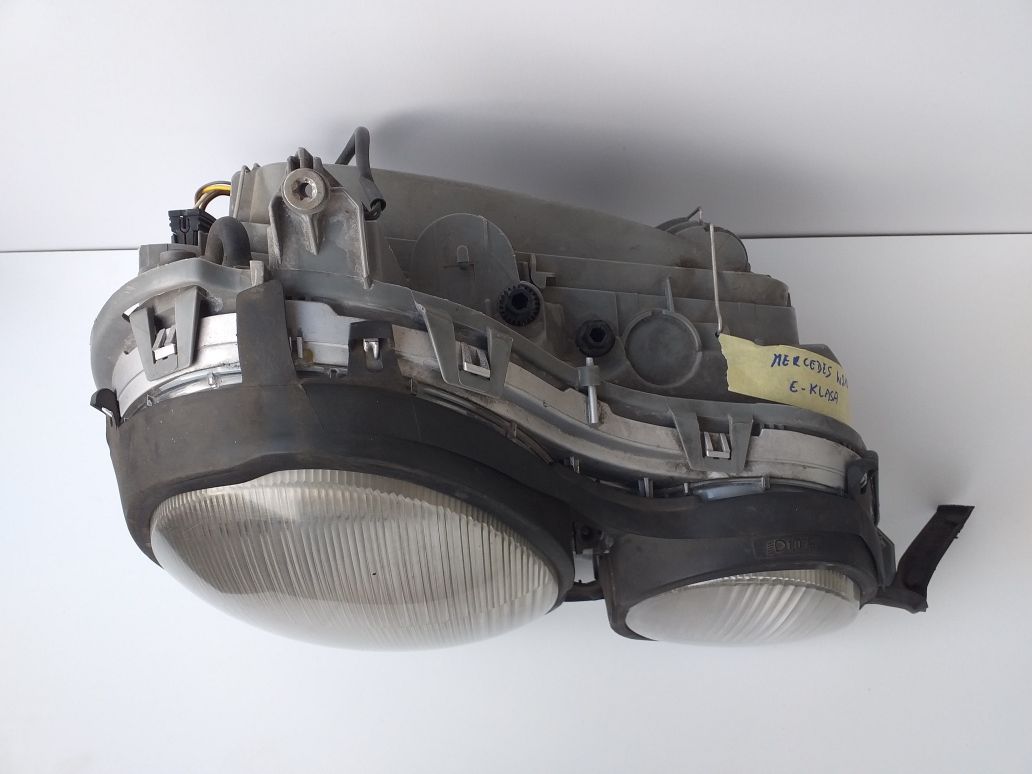 Lampa przednia prawa Mercedes W 210 E klase