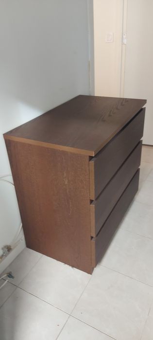 Comoda Ikea castanha