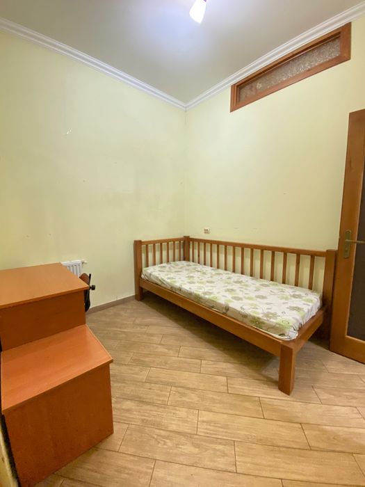 Оренда 1 окремої кімнати пл. Петрушевича (Центр)