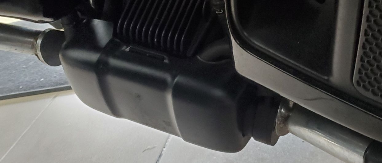 Защита нижняя водяного насоса и реле зарядки Harley-Davidson 09-20