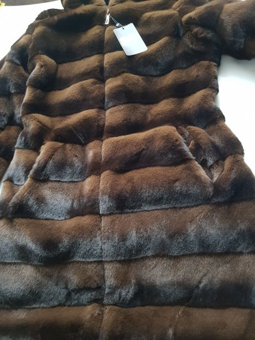 Шуба жіноча р.46-48 (90/60/55см)