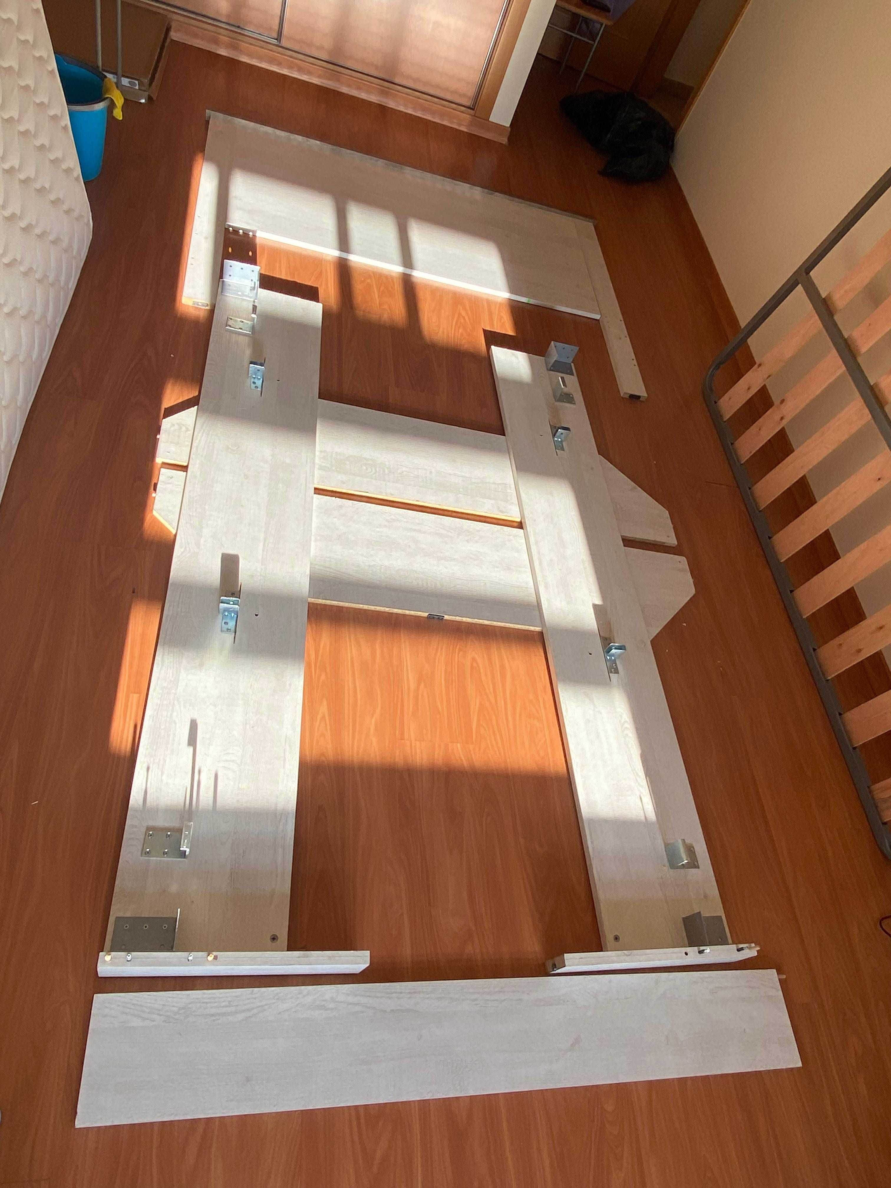 Cama de Casal VERONA (150x190cm) + Estrado de Ripas - Como Novo - 180€
