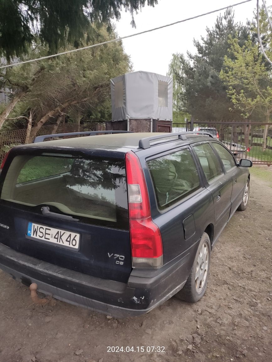 Volvo v 70  D5 2005 rok