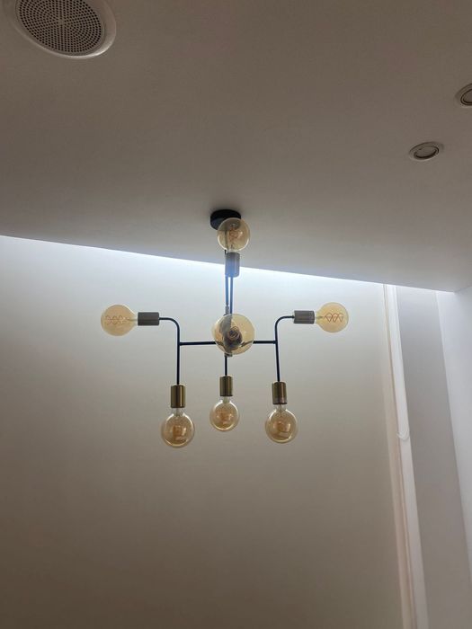 Candeeiro de teto com lâmpadas