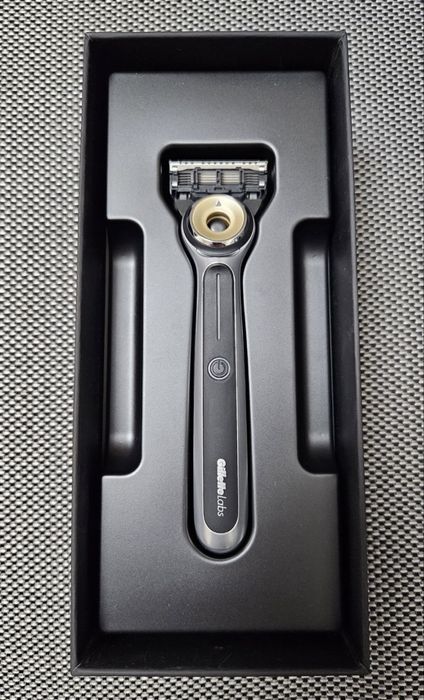 Gillette Labs heated razor