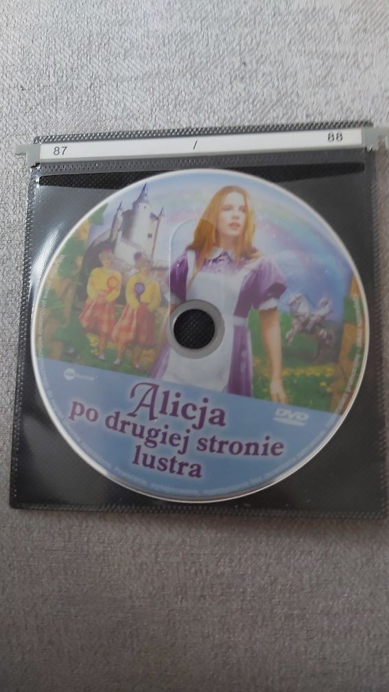 Alicja po drugiej stronie lustra i inne filmy