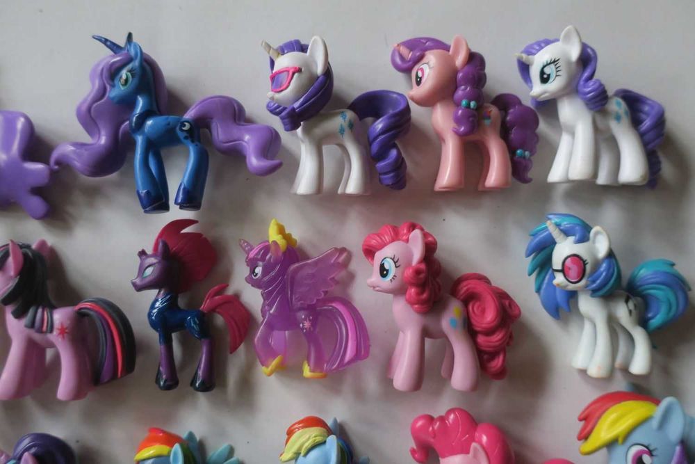 Kucyk My Little Pony Fluttershy Luna Twilight Sparkle Celestia