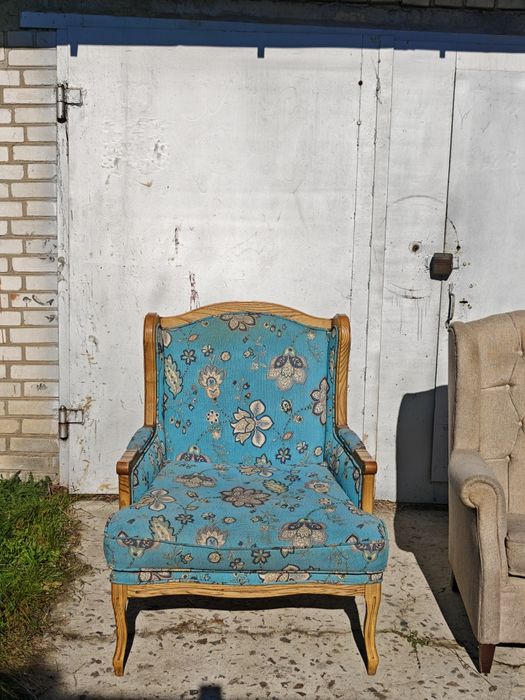 Крісло в класичному стилі