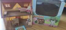 Sylvanian Families, Przytulny domek wiejski, zestaw startowy z figurką
