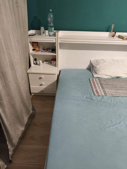 Łóżko podwójne z materacem