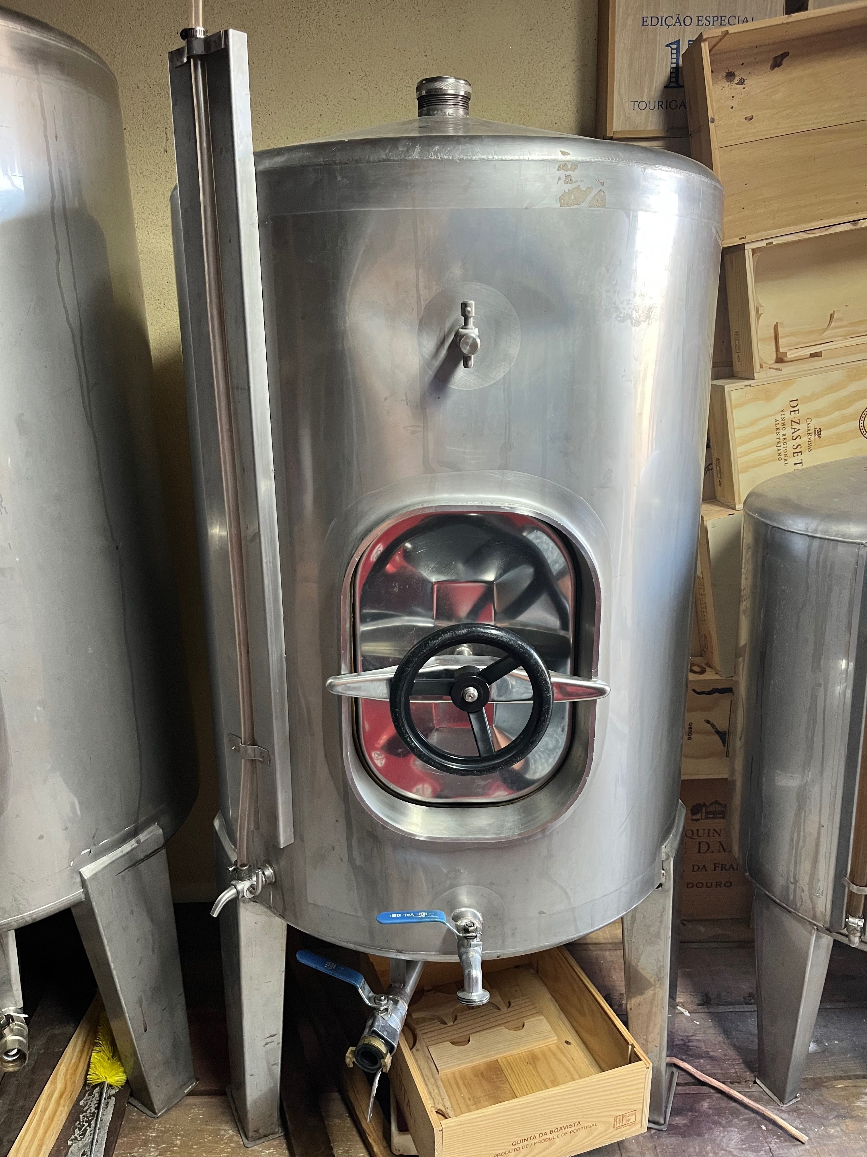 Cuba inox 250 Lt com porta lateral