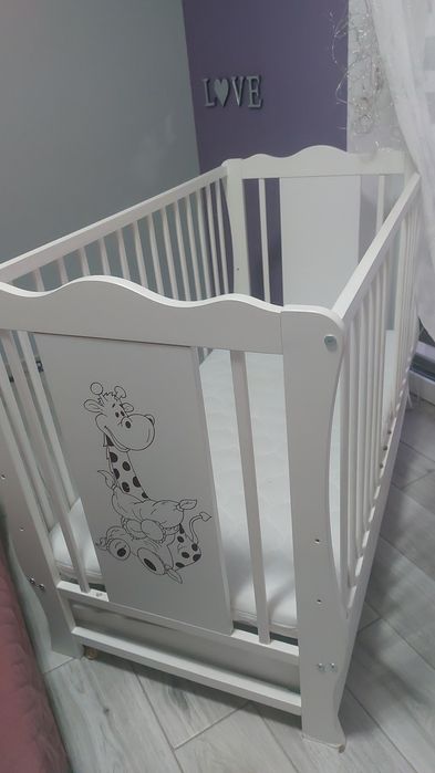 Łóżeczko z materacem motyw żyrafy