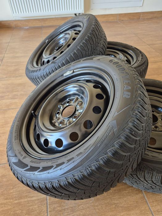 Koła z oponami zimowymi Goodyear i felgami stalowymi r. 16
