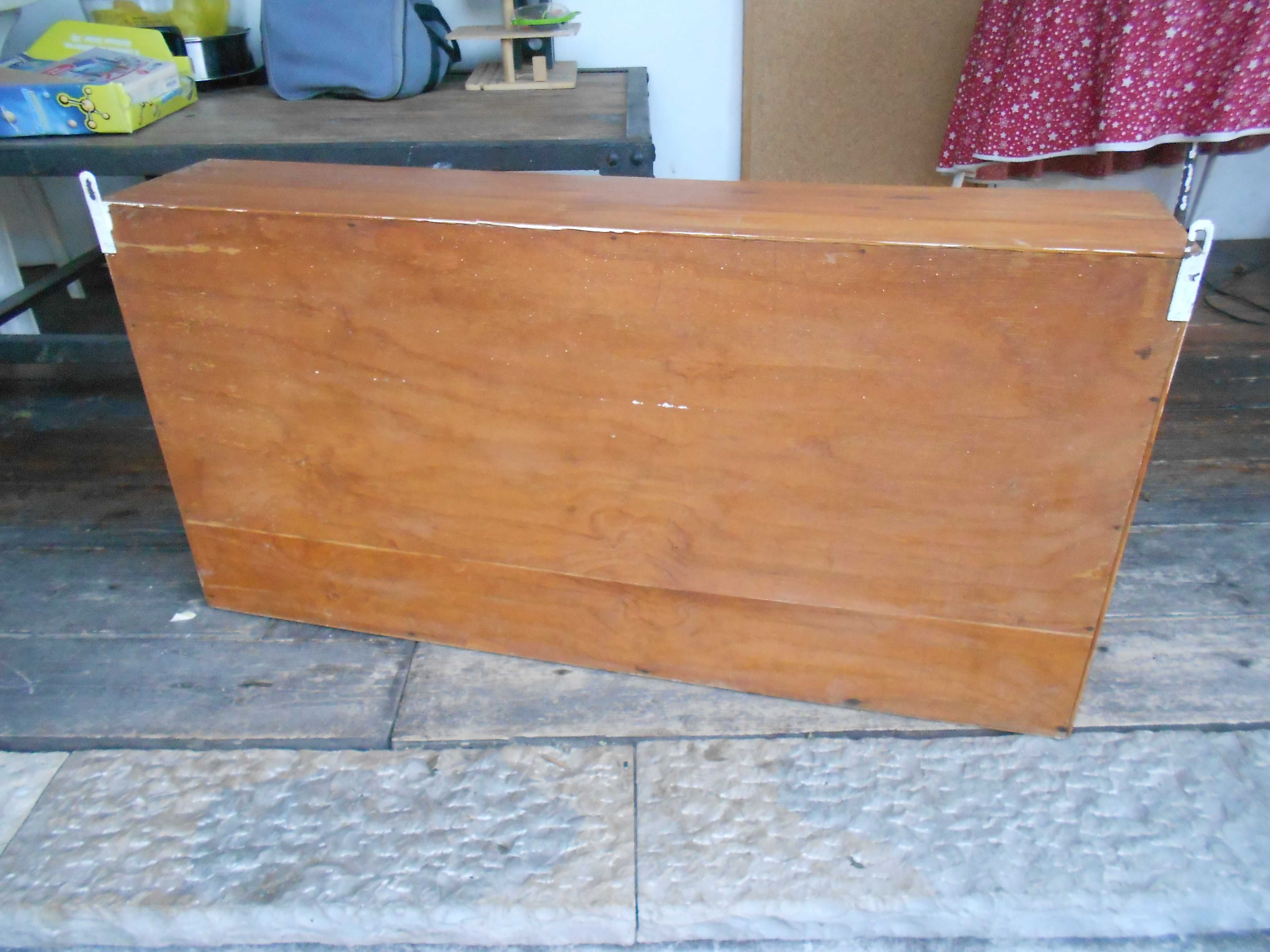 Movel armario antigo vintage madeira maciça WC cozinha garagem estudio