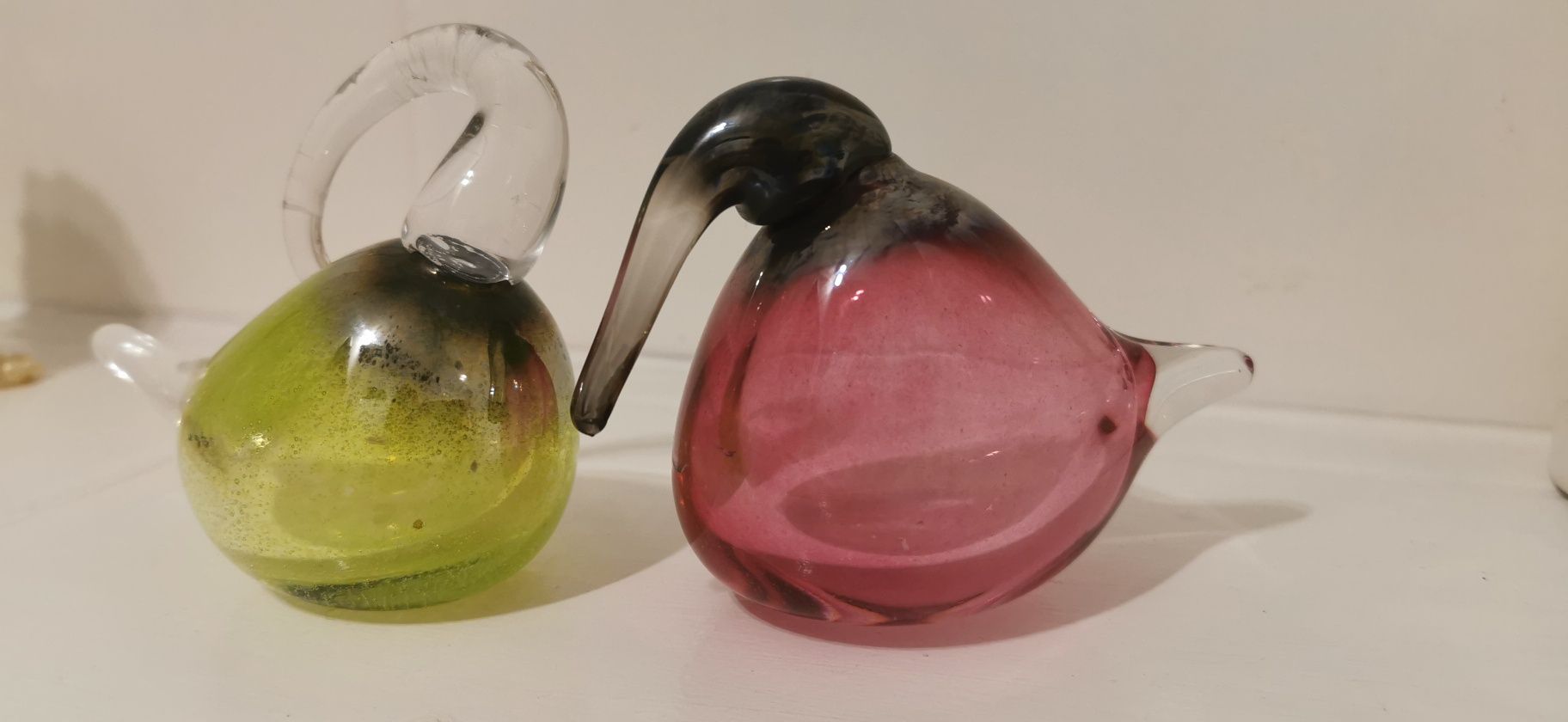 Artystyczne figurki szklane.