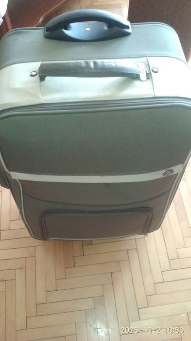 Sprzedam walizka podróżna średnia