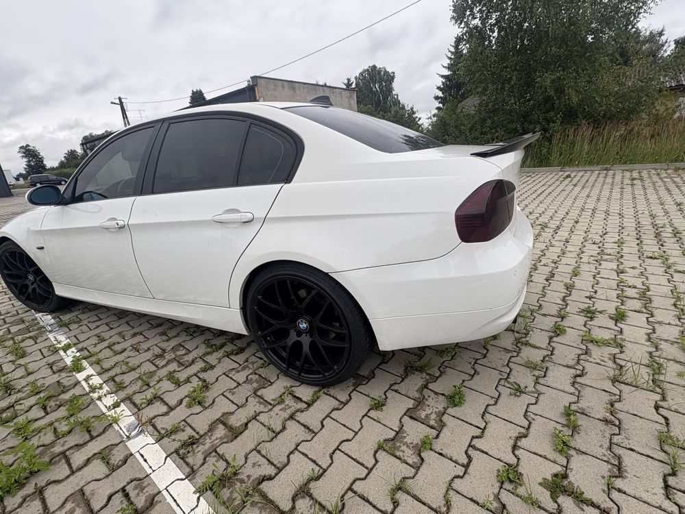 Bmw e90 330i 2005r