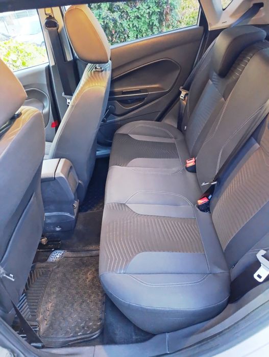 FORD FIESTA carro a gasolina - econômico ideal para a cidade