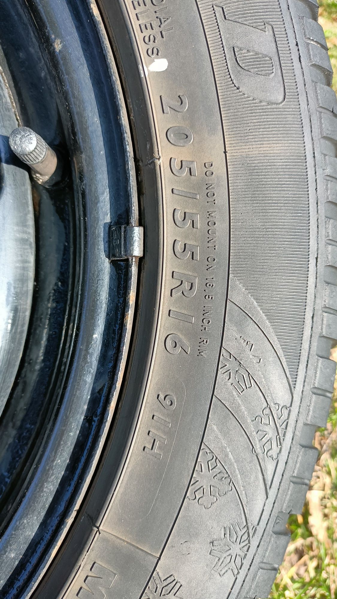 Stalowe koła 5x112 z oponami zimowymi 205/55 R16