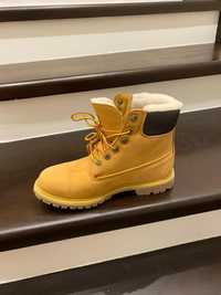 Продам женские ботинки Timberland